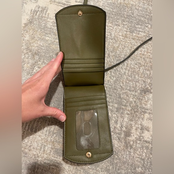 A New Day Green Crossbody Wallet Rose Gold Colored Hardware Phone Slot EUC - Picture 5 of 9